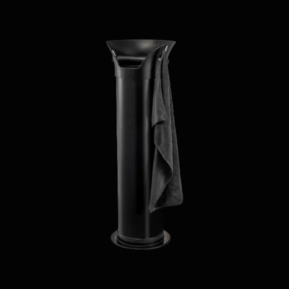 Floor standing knockbox with cloth clip